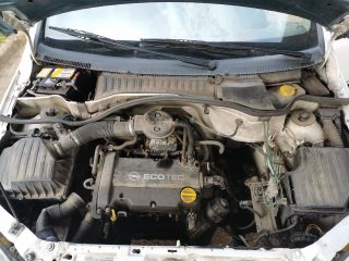 bontott OPEL CORSA C Porlasztó Sor / Híd