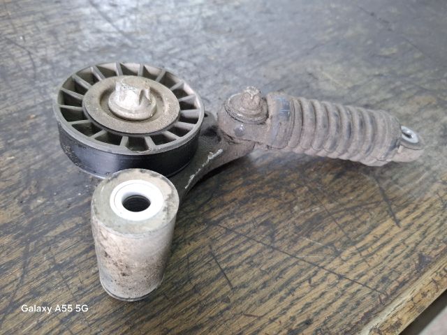 bontott OPEL CORSA C Szíjfeszítő Görgő