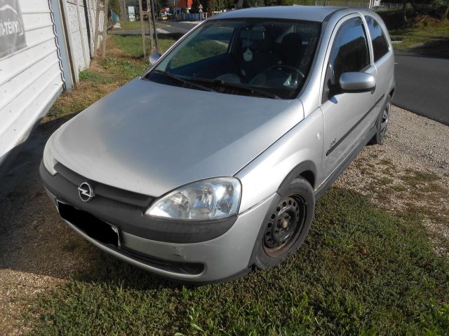 bontott OPEL CORSA C Tank