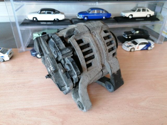 bontott OPEL CORSA C Generátor