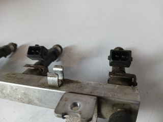 bontott OPEL CORSA C Porlasztó Sor / Híd