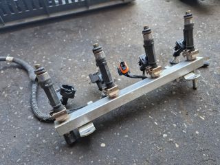 bontott OPEL CORSA C Porlasztó Sor / Híd