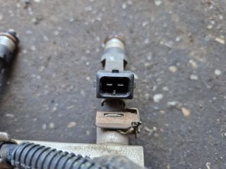 bontott OPEL CORSA C Porlasztó Sor / Híd