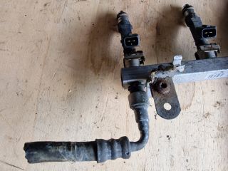 bontott OPEL CORSA C Porlasztó Sor / Híd