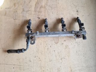 bontott OPEL CORSA C Porlasztó Sor / Híd