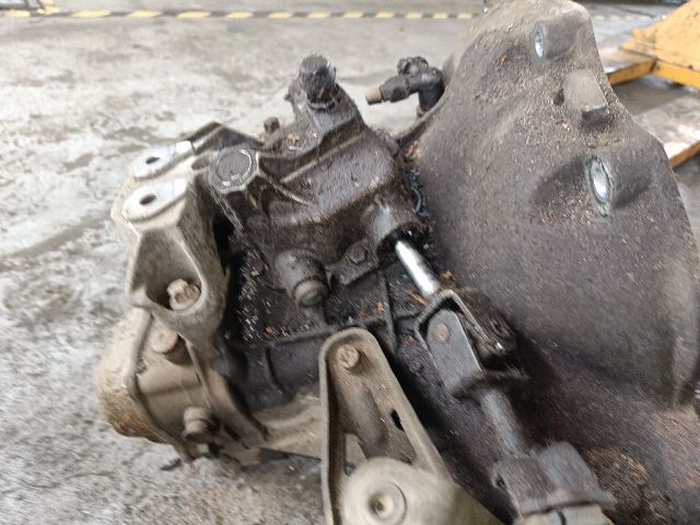 bontott OPEL CORSA C Váltó (Mechanikus)