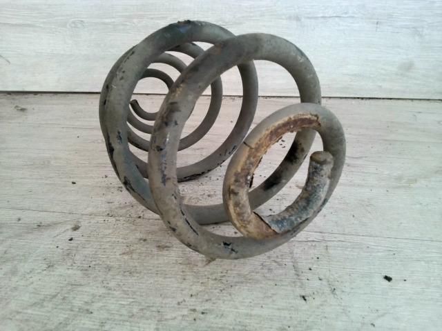 bontott OPEL CORSA C Hátsó Rugó