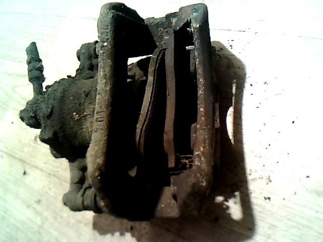 bontott OPEL CORSA C Jobb első Féknyereg Munkahengerrel