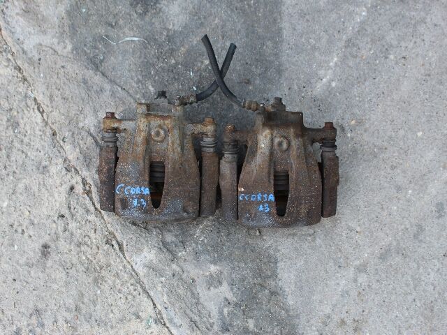 bontott OPEL CORSA C Jobb első Féknyereg Munkahengerrel