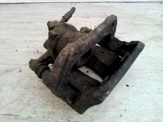 bontott OPEL CORSA C Jobb első Féknyereg Munkahengerrel