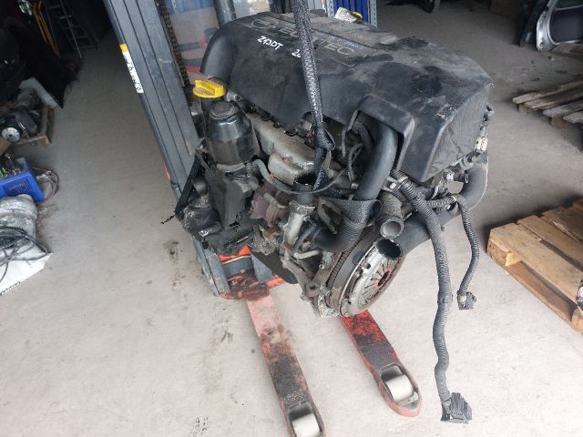 bontott OPEL CORSA C Komplett Motor (Segédberendezésekkel)