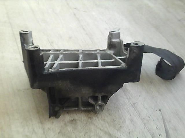 bontott OPEL CORSA C Motor Tartó Bak (Fém)