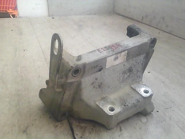 bontott OPEL CORSA C Motor Tartó Bak (Fém)