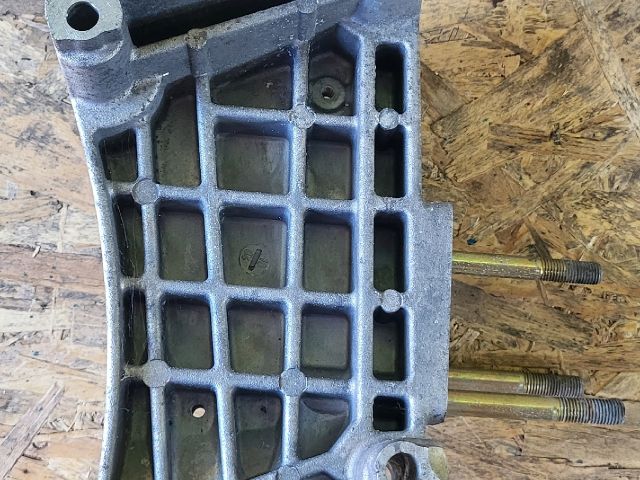 bontott OPEL CORSA C Motor Tartó Bak Jobb