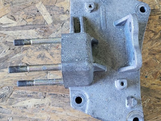 bontott OPEL CORSA C Motor Tartó Bak Jobb