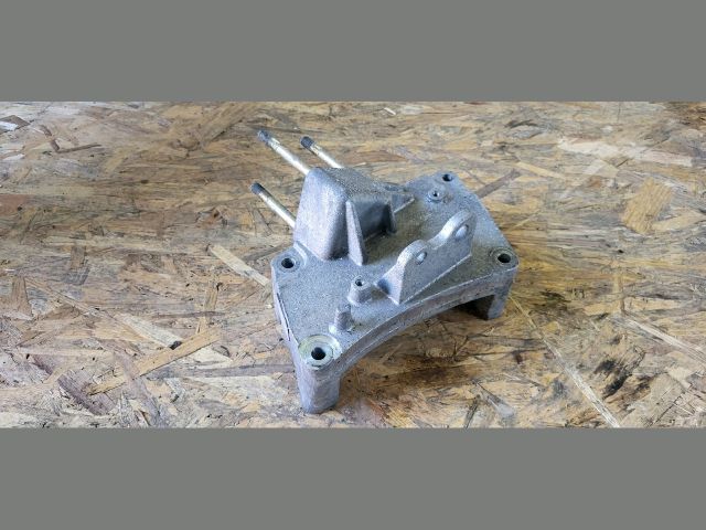 bontott OPEL CORSA C Motor Tartó Bak Jobb