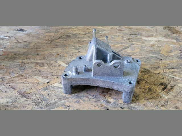 bontott OPEL CORSA C Motor Tartó Bak Jobb