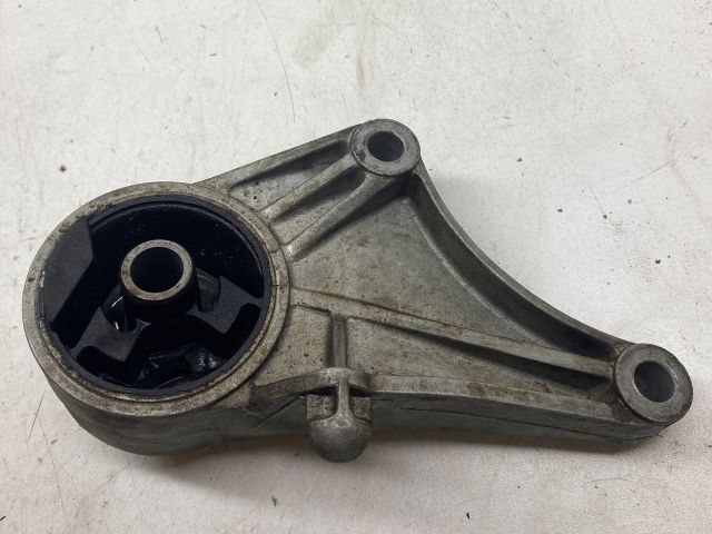 bontott OPEL CORSA C Motor Tartó Bak (Pozíciófüggetlen)