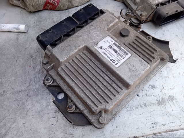 bontott OPEL CORSA C Motorvezérlő