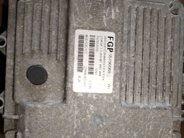 bontott OPEL CORSA C Motorvezérlő