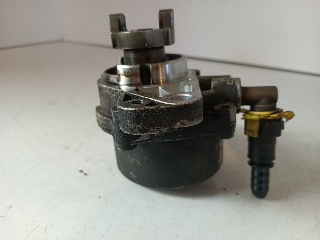 bontott OPEL CORSA C Vákumpumpa