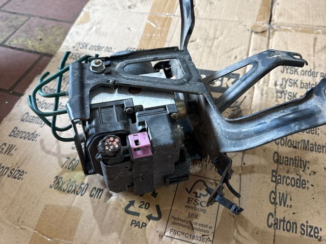 bontott OPEL CORSA C ABS Kocka