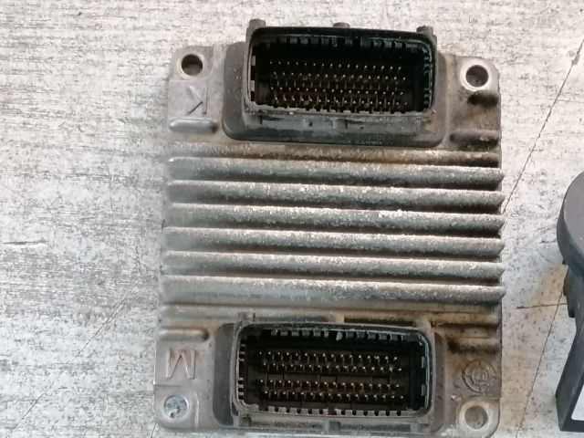 bontott OPEL CORSA C Motorvezérlő