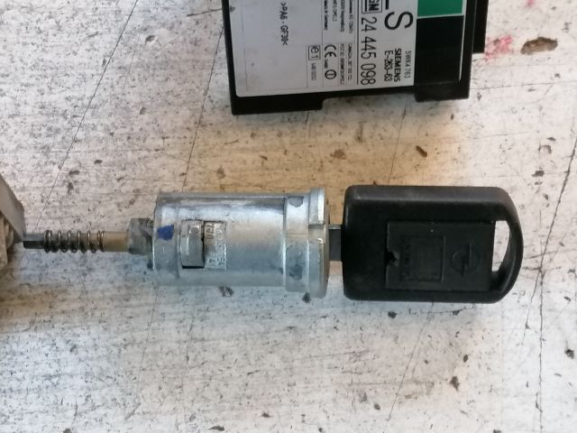 bontott OPEL CORSA C Motorvezérlő