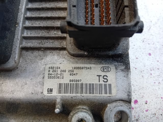 bontott OPEL CORSA C Motorvezérlő