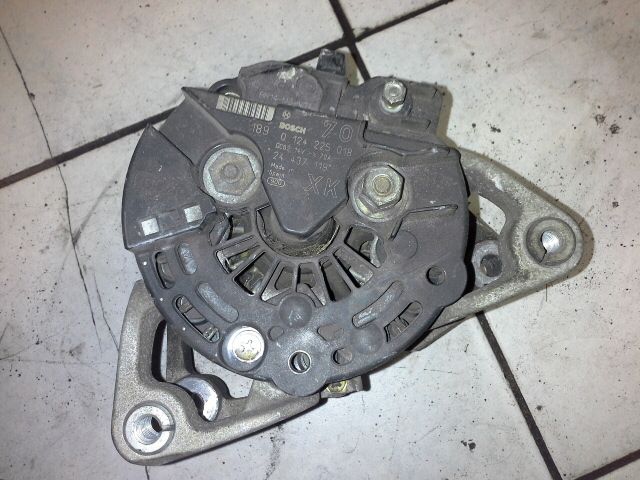 bontott OPEL CORSA C Generátor