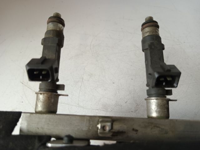 bontott OPEL CORSA C Porlasztó Sor / Híd