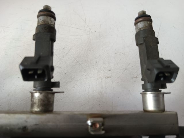 bontott OPEL CORSA C Porlasztó Sor / Híd