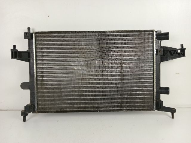bontott OPEL CORSA C Vízhűtő Radiátor (Klímás)