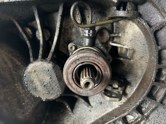 bontott OPEL CORSA C Váltó (Mechanikus)