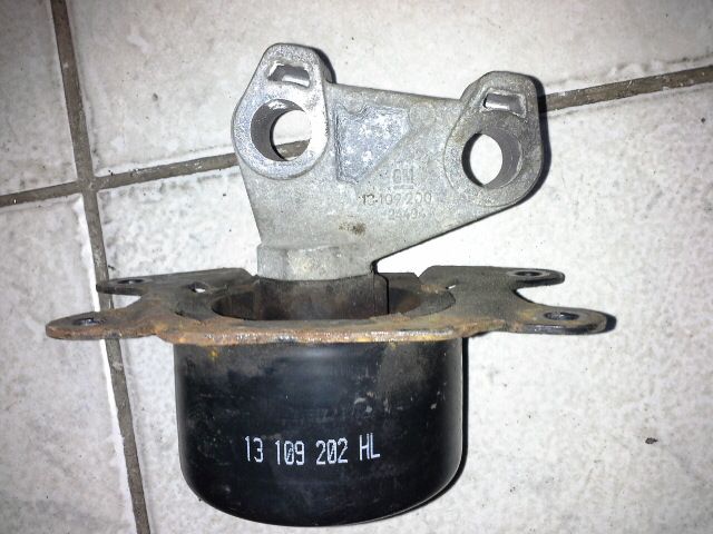 bontott OPEL CORSA C Váltó Tartó Bak (Pozíciófüggetlen)