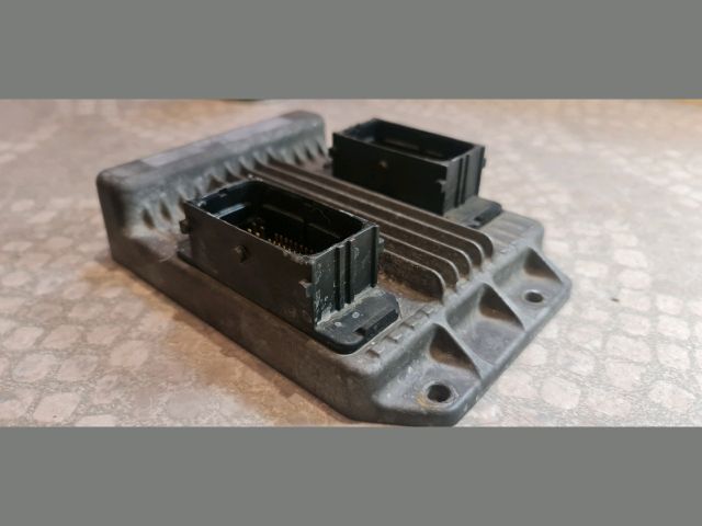 bontott OPEL CORSA C Motorvezérlő