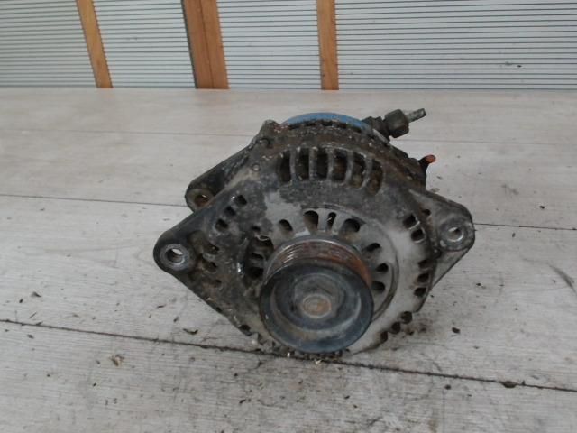 bontott OPEL CORSA C Generátor