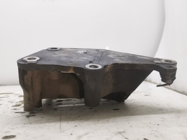 bontott OPEL CORSA C Motor Tartó Bak (Fém)