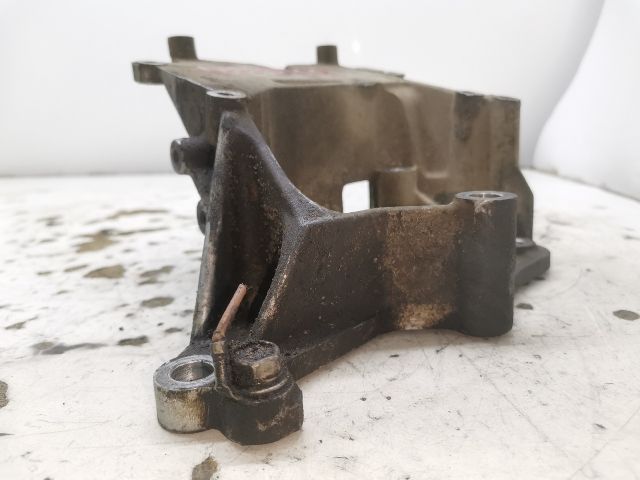 bontott OPEL CORSA C Motor Tartó Bak (Fém)