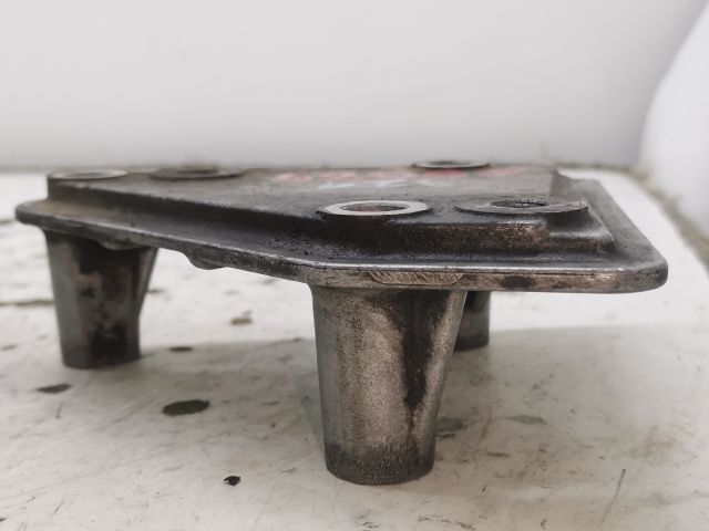 bontott OPEL CORSA C Motor Tartó Bak (Fém)