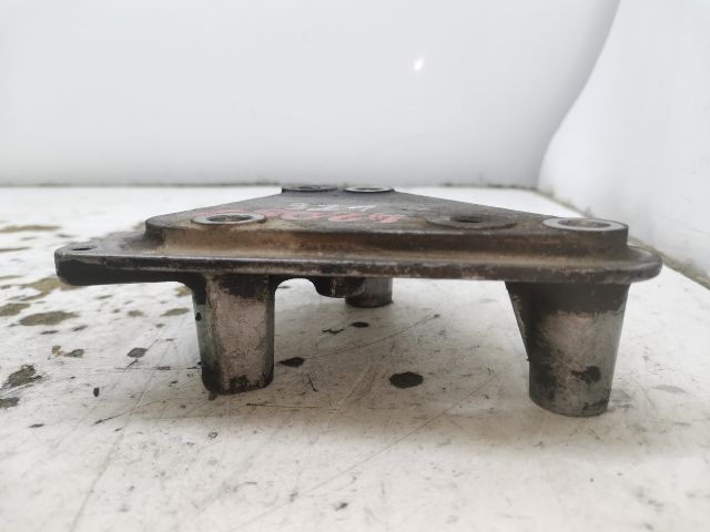 bontott OPEL CORSA C Motor Tartó Bak (Fém)