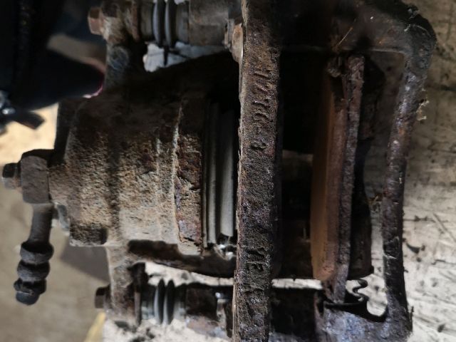 bontott OPEL CORSA C Bal első Féknyereg Munkahengerrel