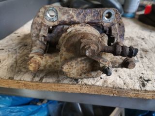 bontott OPEL CORSA C Bal első Féknyereg Munkahengerrel