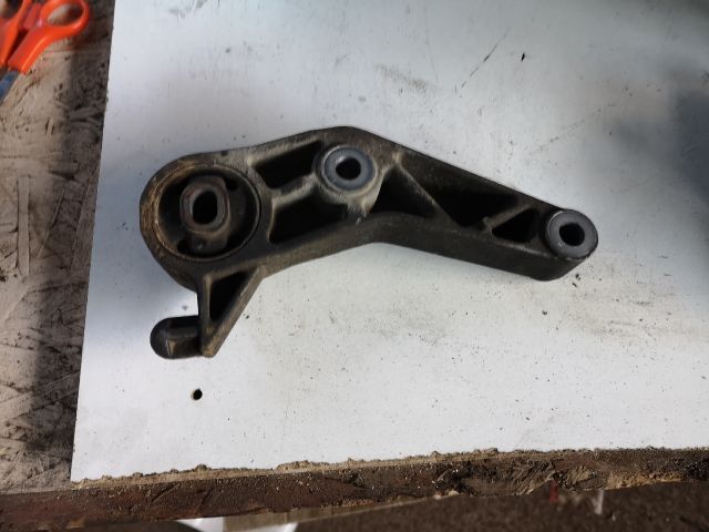 bontott OPEL CORSA C Motor Tartó Bak (Fém)