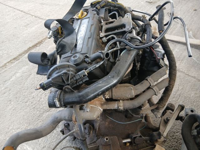 bontott OPEL CORSA C Szelepfedél