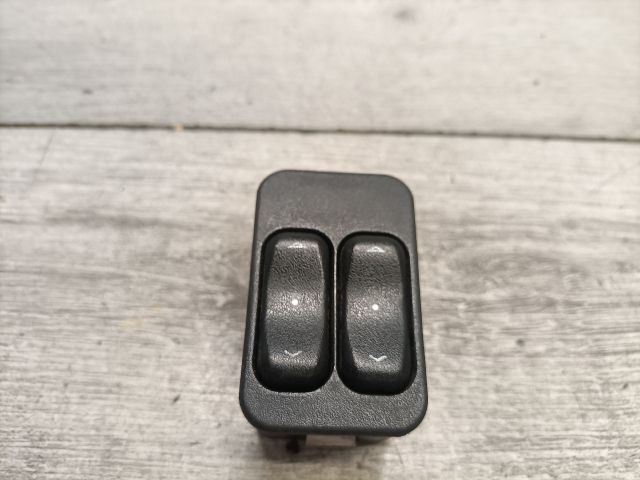 bontott OPEL CORSA C Ablakemelő Kapcsoló Négyes / Kettes