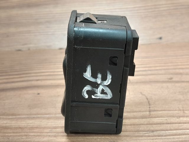 bontott OPEL CORSA C Ablakemelő Kapcsoló Négyes / Kettes