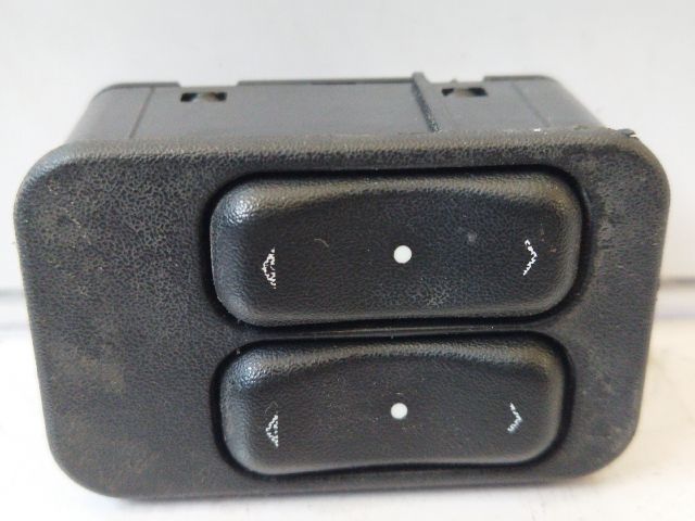 bontott OPEL CORSA C Ablakemelő Kapcsoló Négyes / Kettes