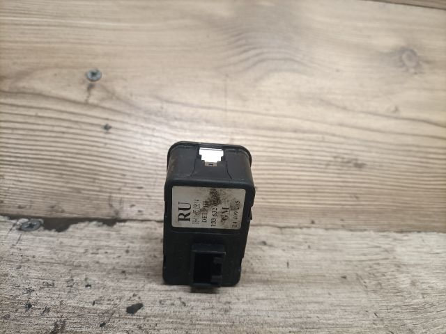 bontott OPEL CORSA C Ablakemelő Kapcsoló Négyes / Kettes