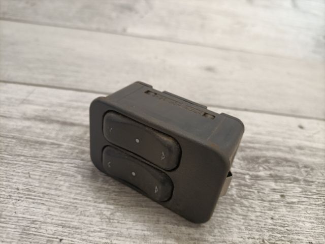 bontott OPEL CORSA C Ablakemelő Kapcsoló Négyes / Kettes